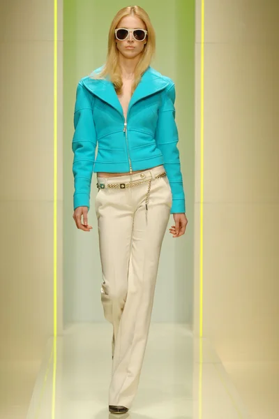 Look 11